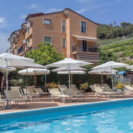 La Casa Del Gallo Pietra Ligure Exterior foto